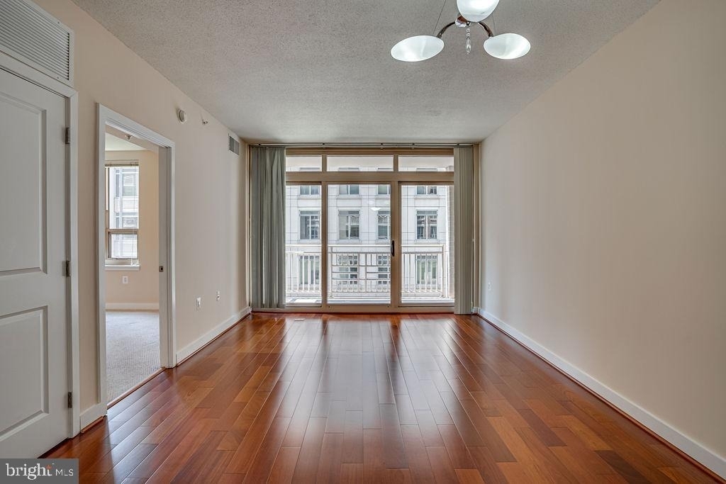 888 N Quincy Street - Photo 8