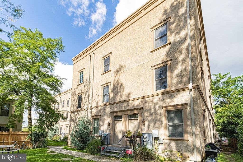 2012 W Girard Avenue - Photo 4