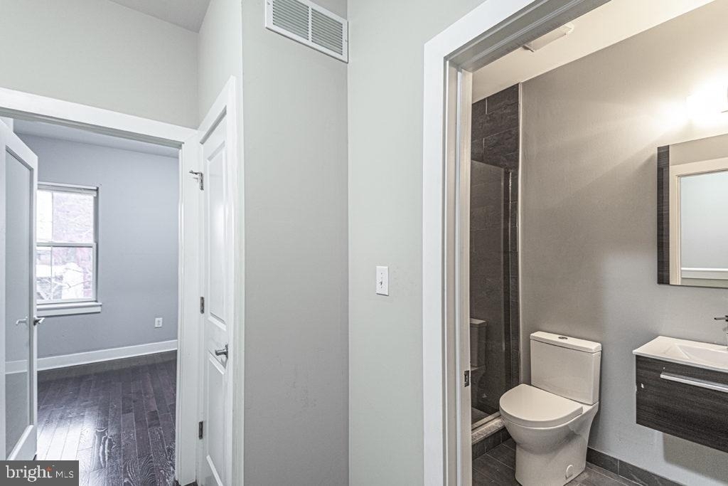 2012 W Girard Avenue - Photo 3