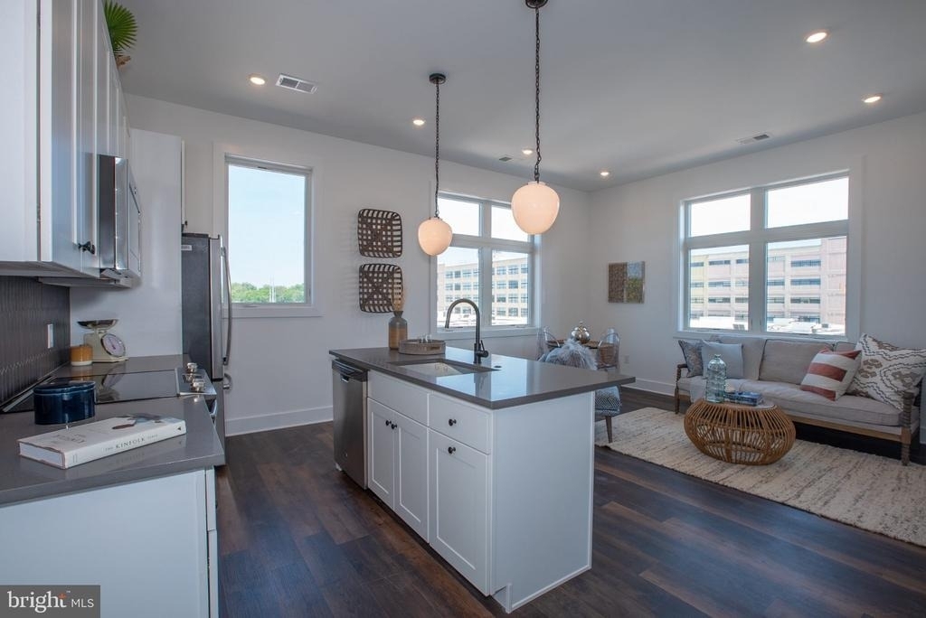 2940 W Thompson Street - Photo 15