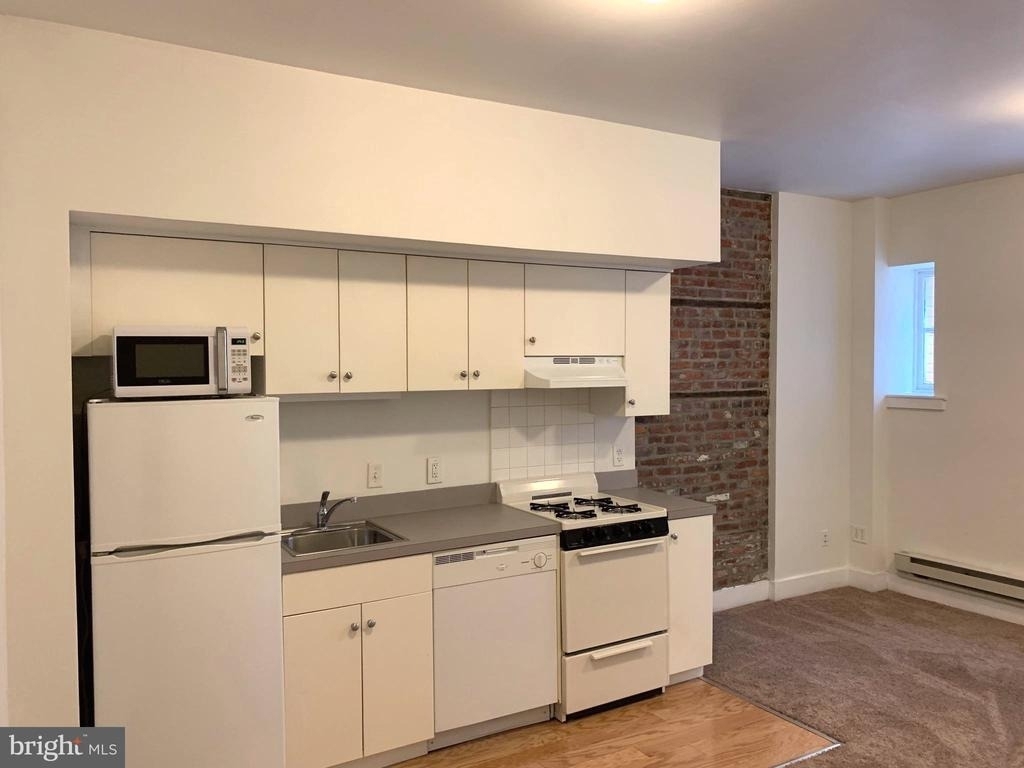 330 S Juniper Street - Photo 1