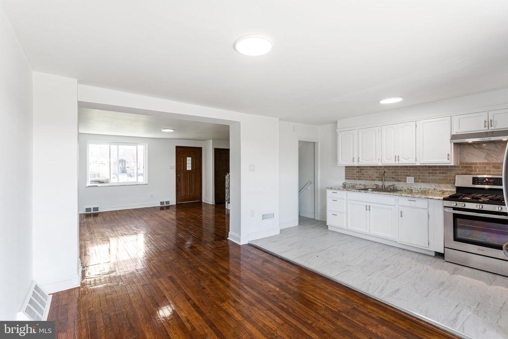 7545 Overbrook Avenue - Photo 4