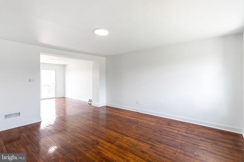 7545 Overbrook Avenue - Photo 3