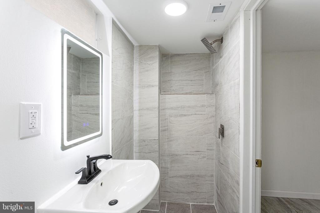 7545 Overbrook Avenue - Photo 21