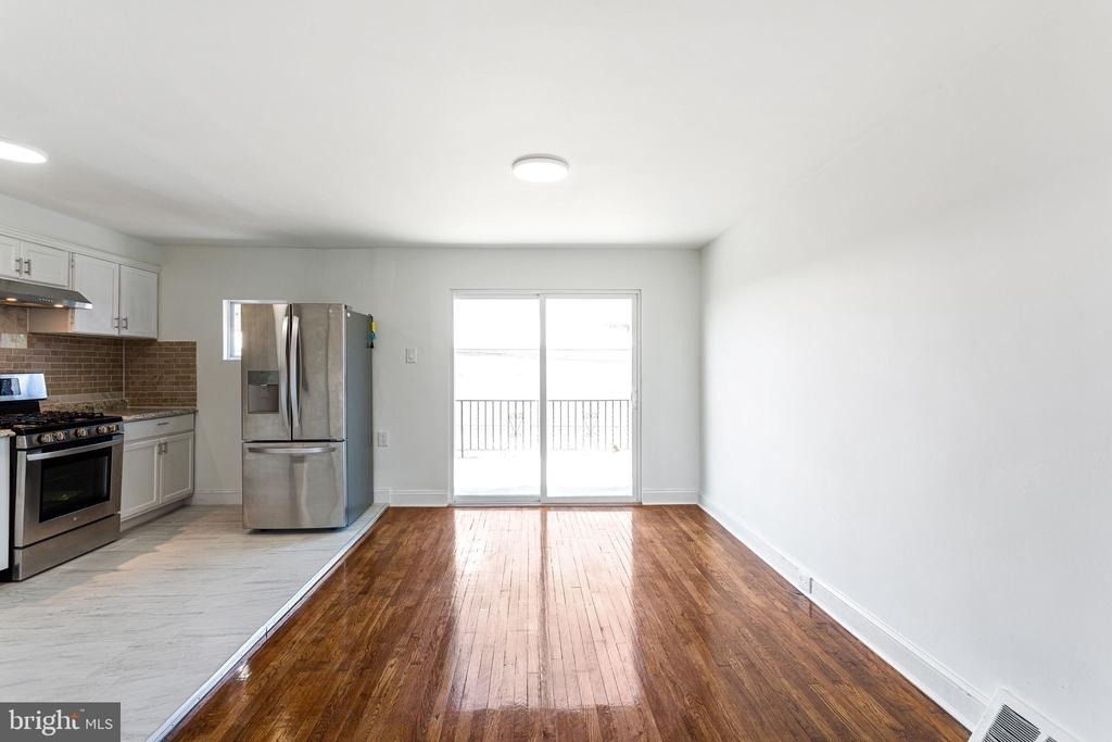 7545 Overbrook Avenue - Photo 5
