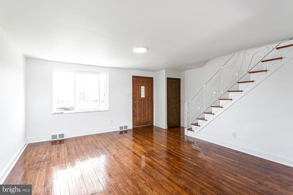 7545 Overbrook Avenue - Photo 2
