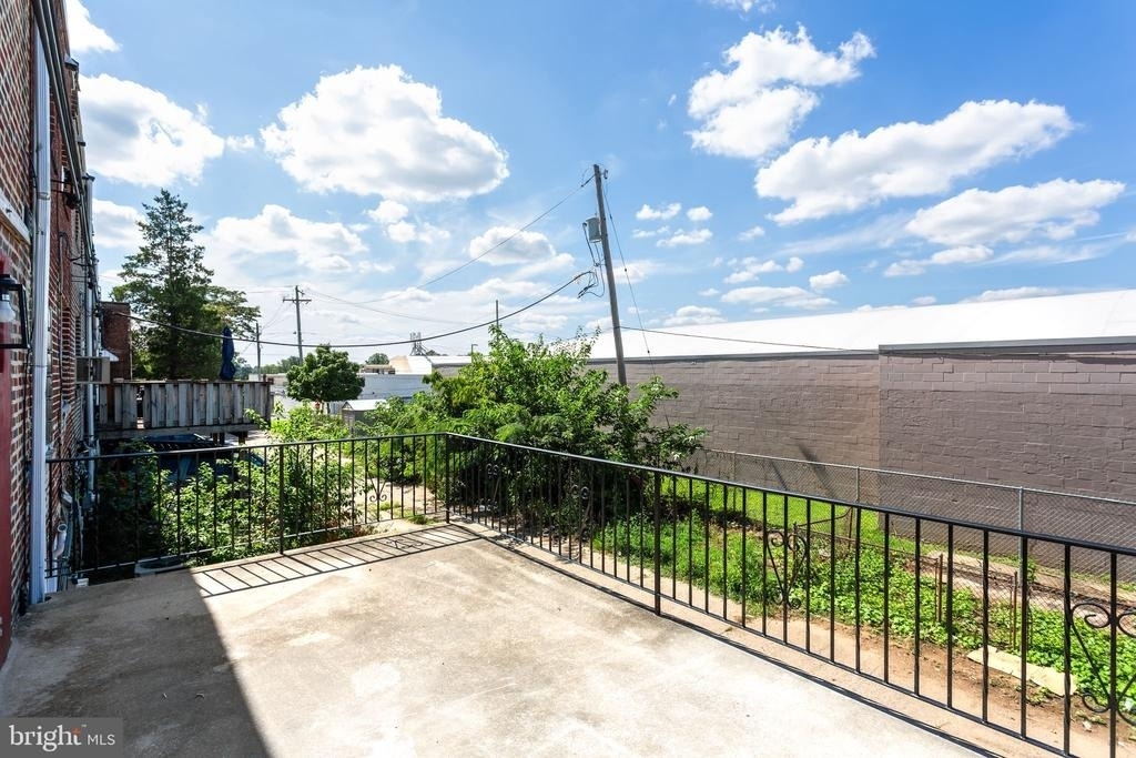 7545 Overbrook Avenue - Photo 10