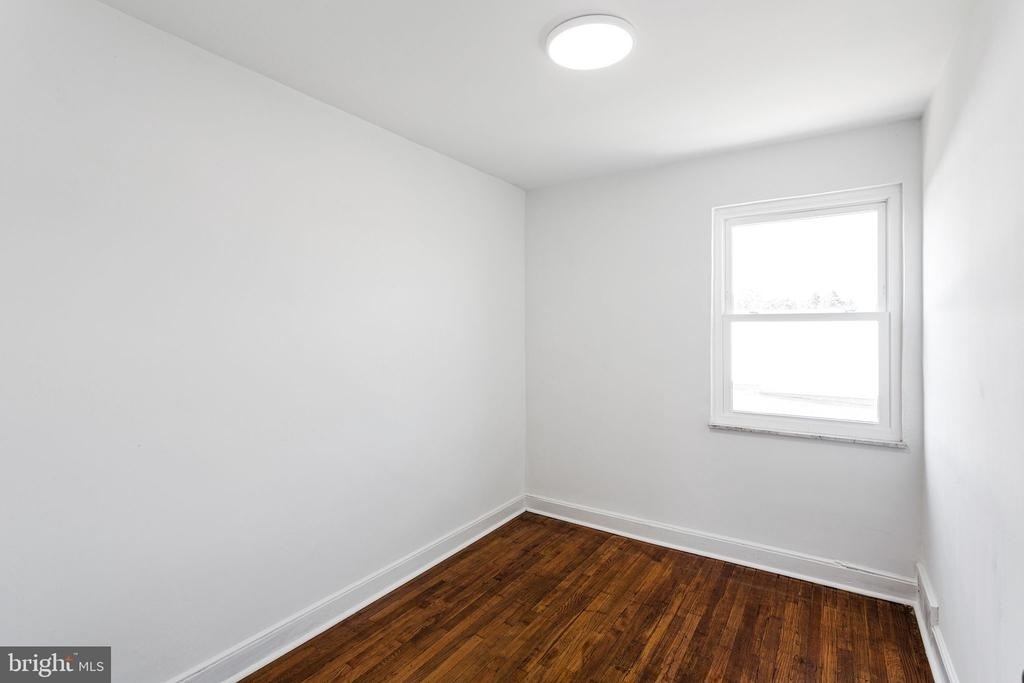 7545 Overbrook Avenue - Photo 18