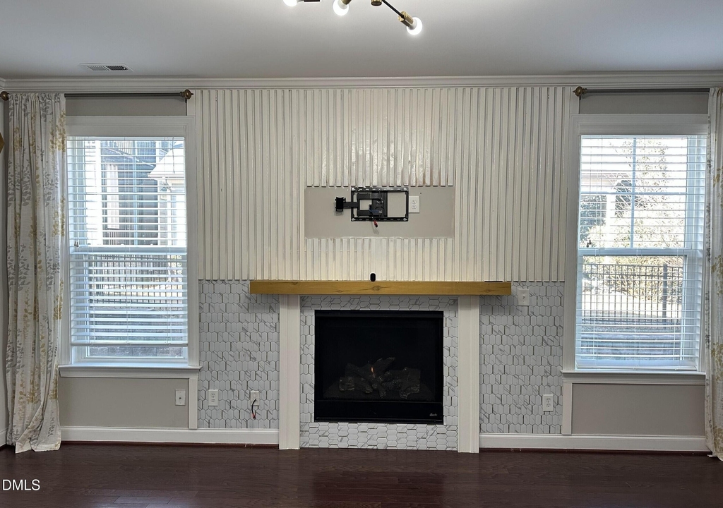221 Hensley Oak Way - Photo 11