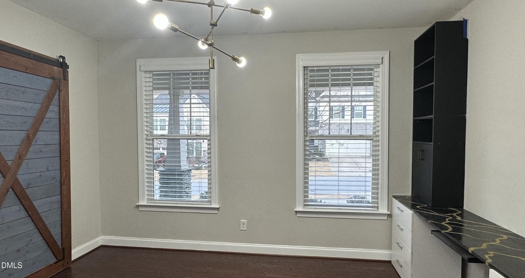 221 Hensley Oak Way - Photo 2