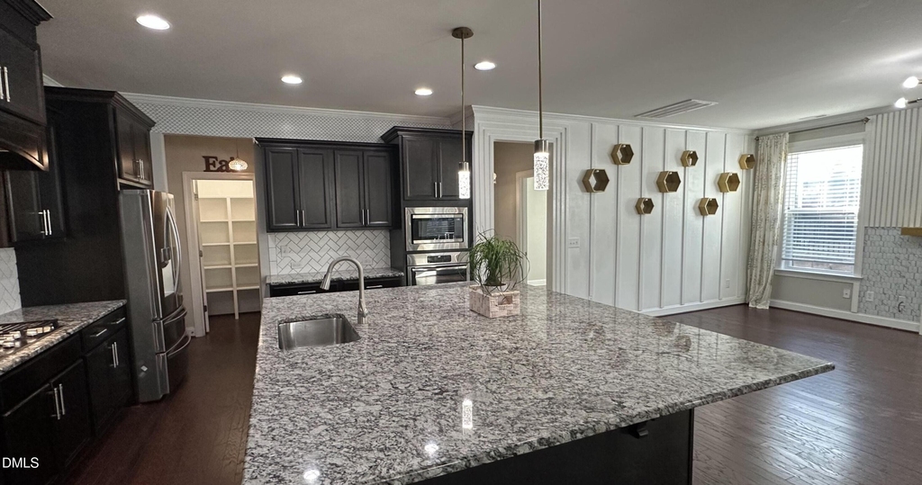 221 Hensley Oak Way - Photo 8