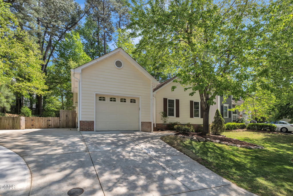 106 London Plain Court - Photo 2