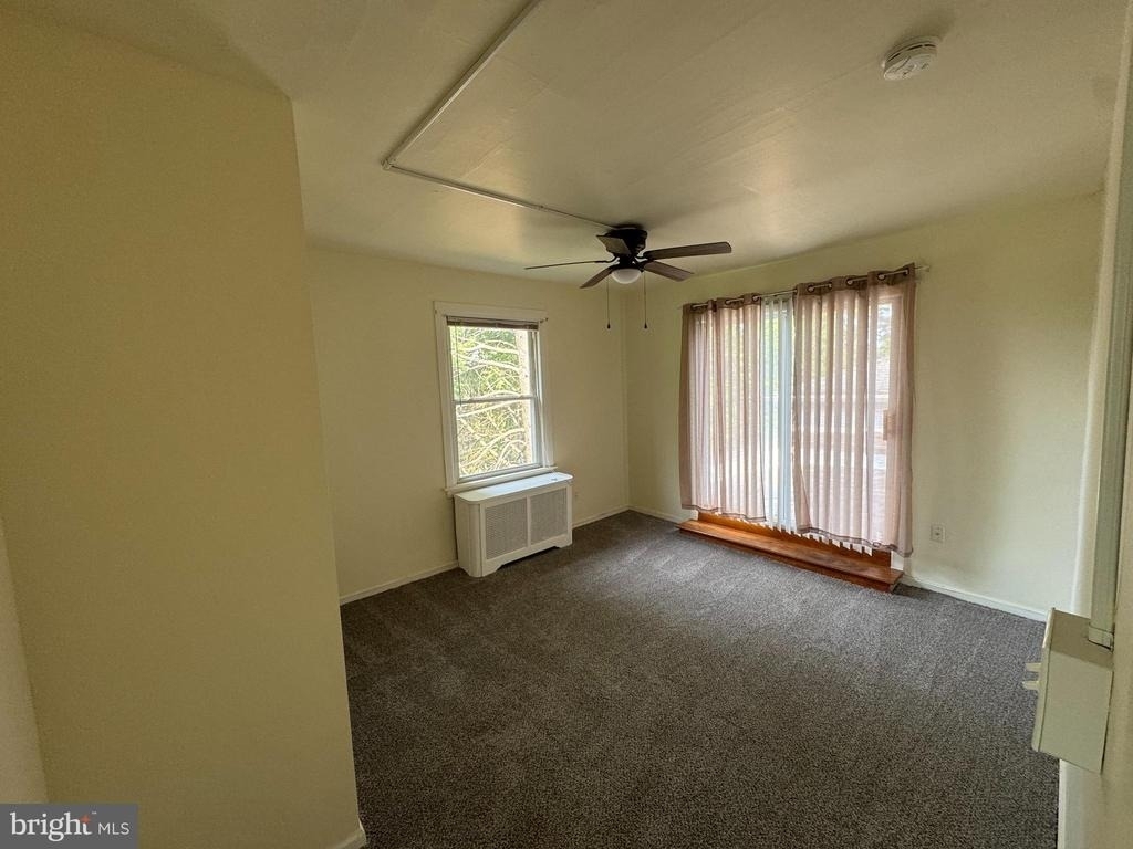 117 Montgomery Avenue - Photo 2