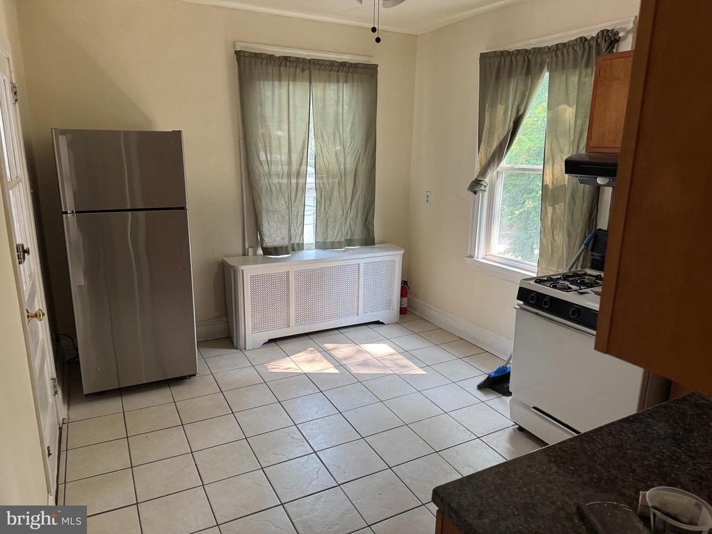117 Montgomery Avenue - Photo 10