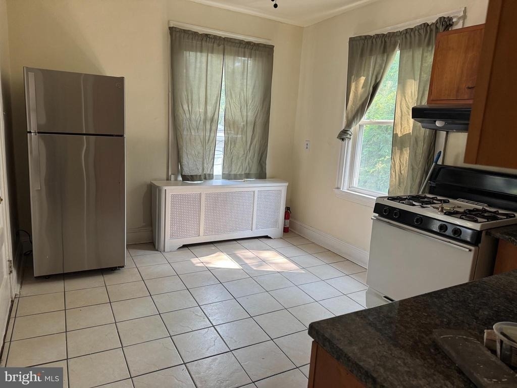117 Montgomery Avenue - Photo 13