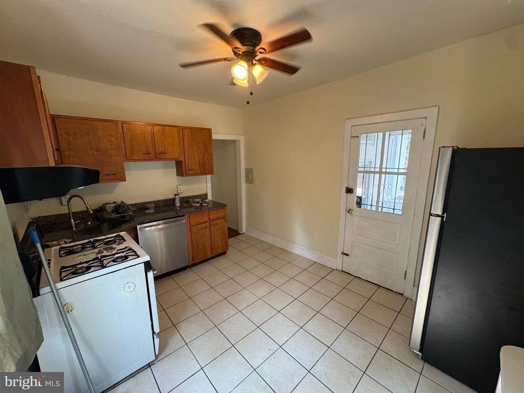 117 Montgomery Avenue - Photo 11