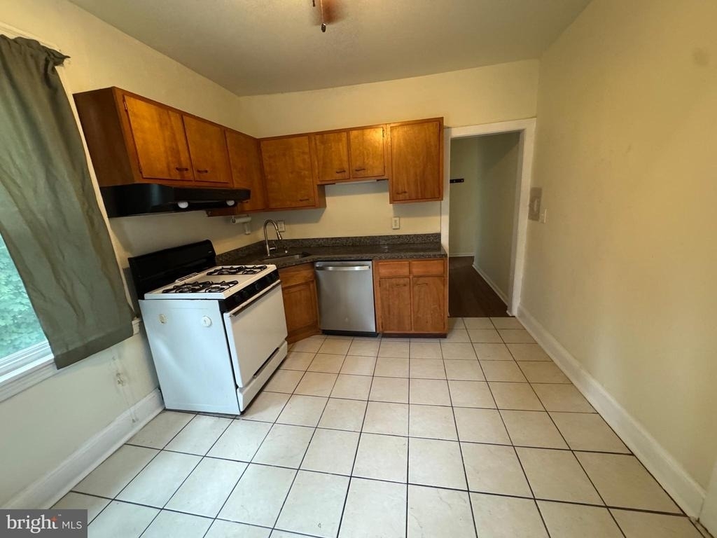 117 Montgomery Avenue - Photo 9