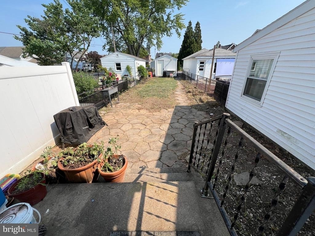 333 E Landis Street - Photo 8