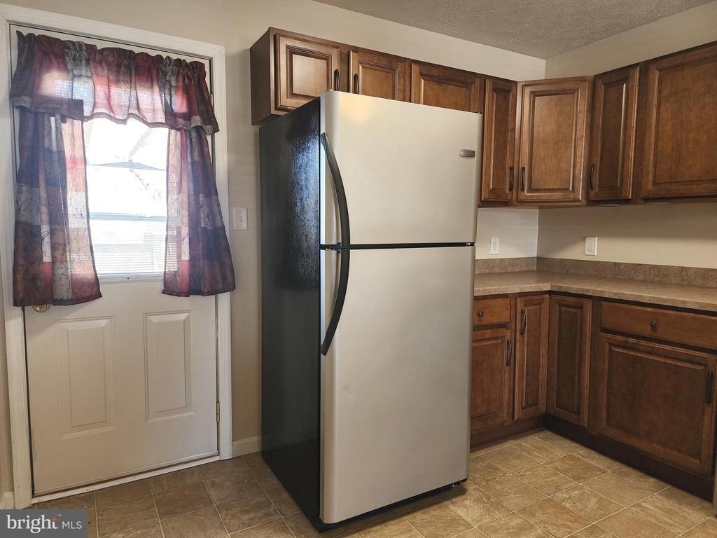 739 Stouffer Avenue - Photo 9