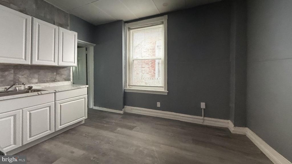 1110 Morton Avenue - Photo 2