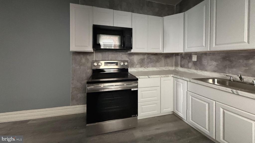 1110 Morton Avenue - Photo 1