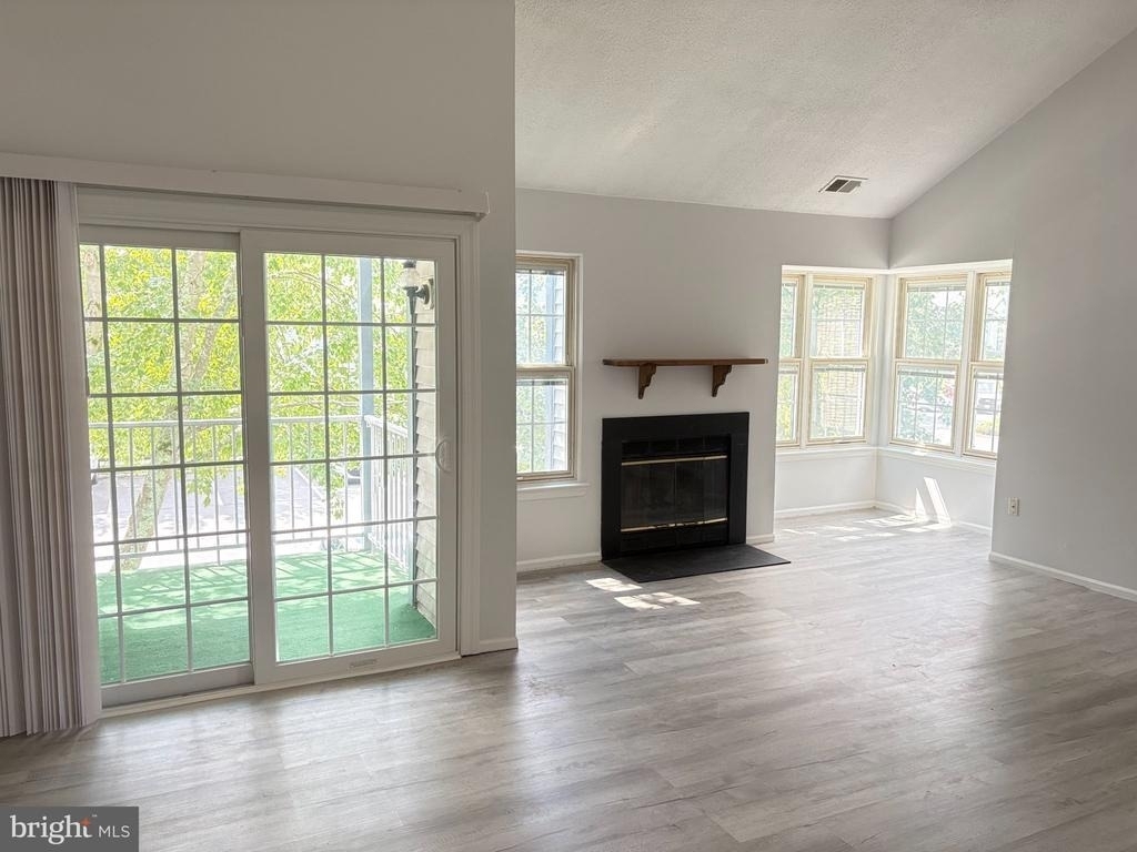 128 Andover Place - Photo 4