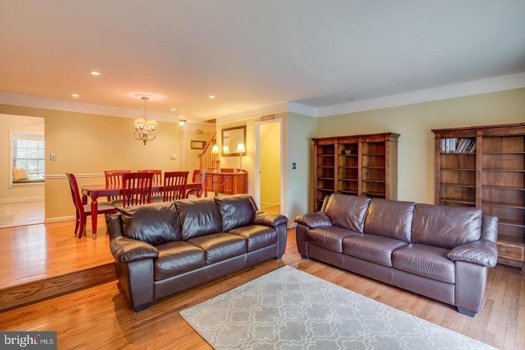 723 Kings Croft - Photo 1