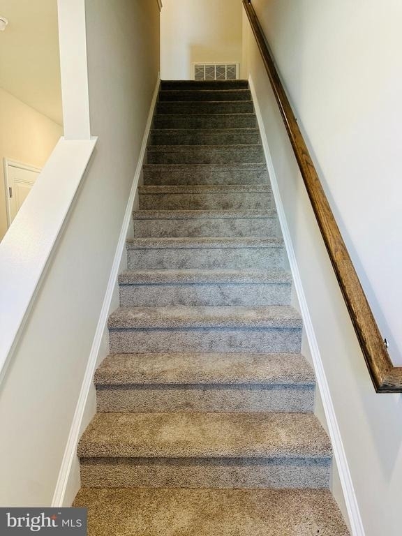 8 Elenor Lane - Photo 7