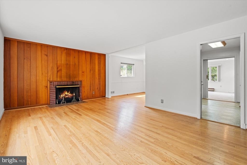 6207 Kirby Road - Photo 2