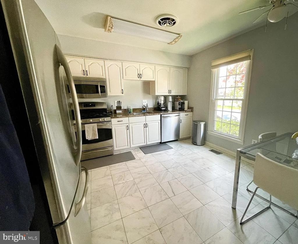 11045 Candlelight Lane - Photo 3