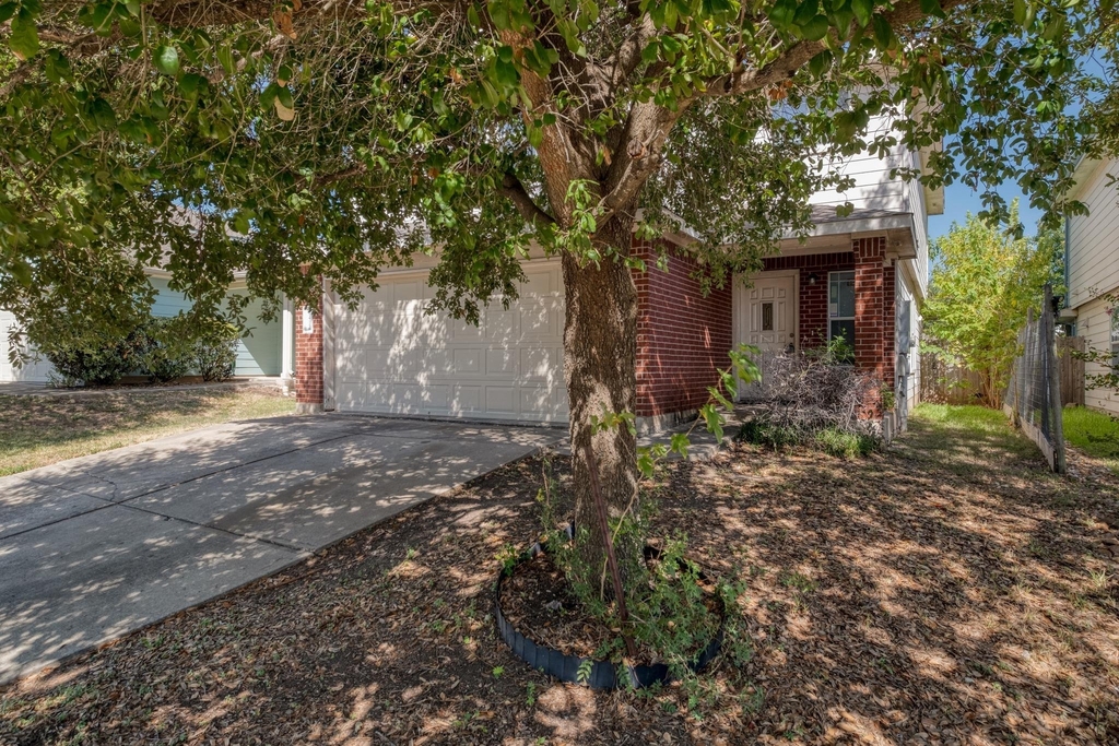 7412 Cayenne Ln - Photo 2