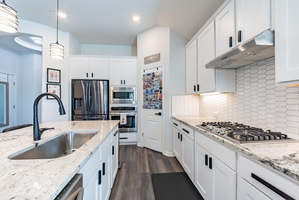 402 Pulitzer Dr - Photo 10