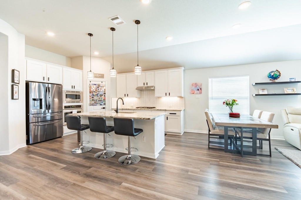 402 Pulitzer Dr - Photo 8