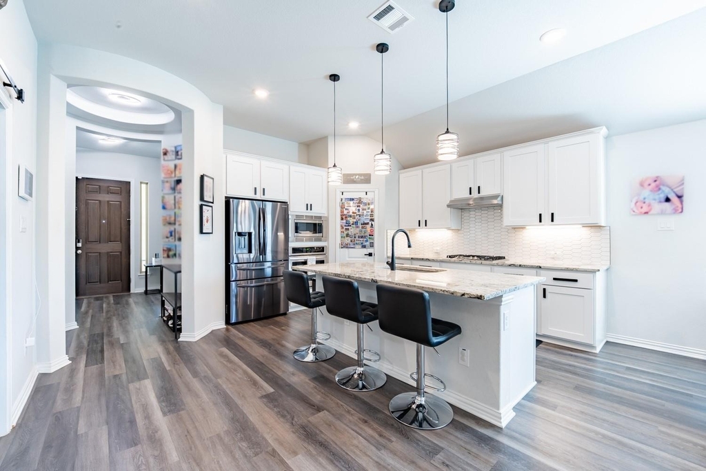 402 Pulitzer Dr - Photo 6