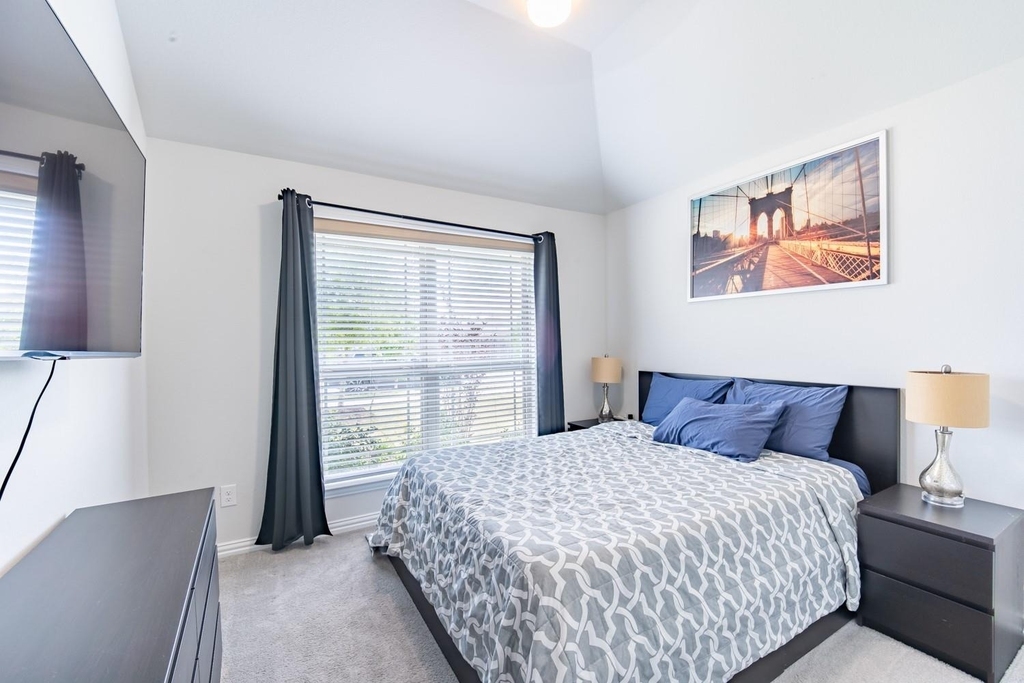 402 Pulitzer Dr - Photo 19