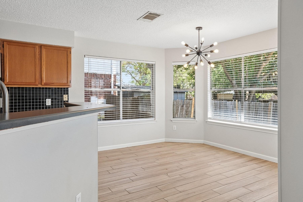 15301 Ecorio Dr - Photo 7