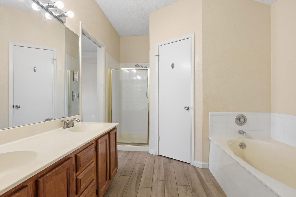 15301 Ecorio Dr - Photo 17