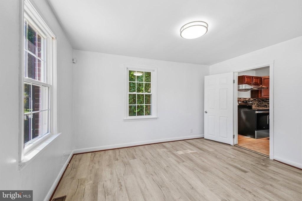 7022 Deerfield Road - Photo 9