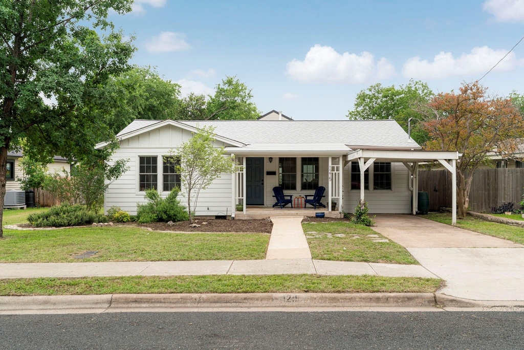 1215 Payne Ave - Photo 1
