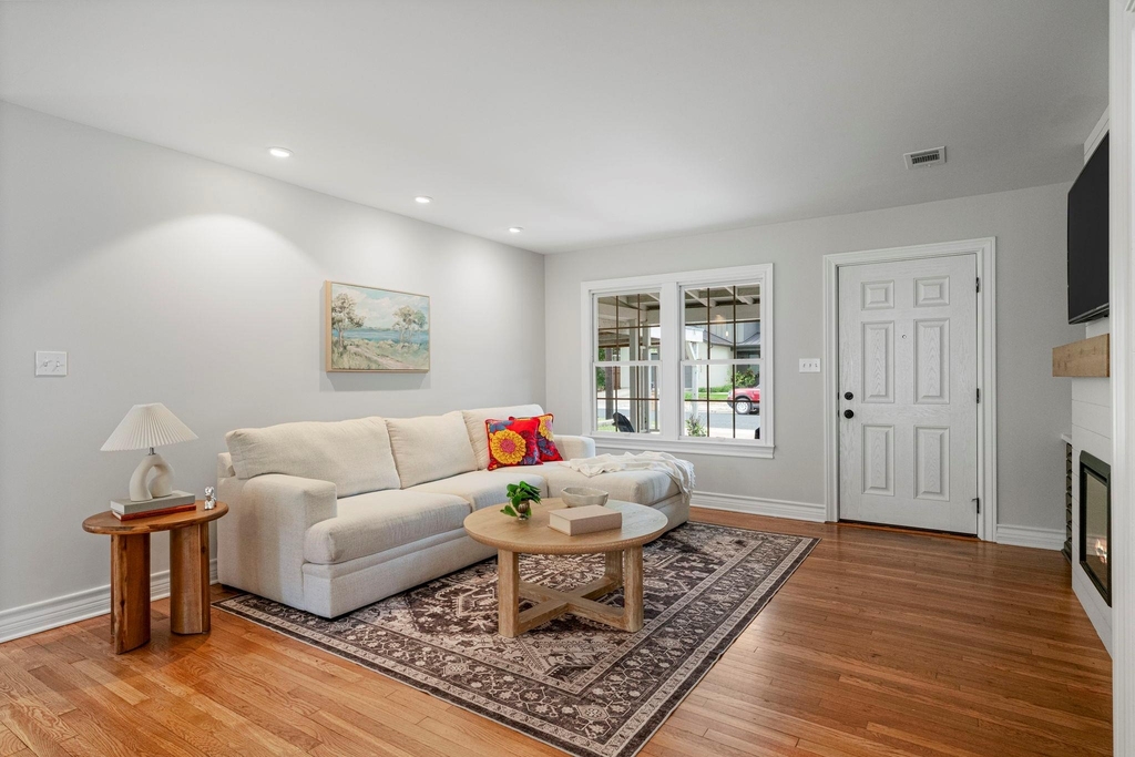1215 Payne Ave - Photo 12