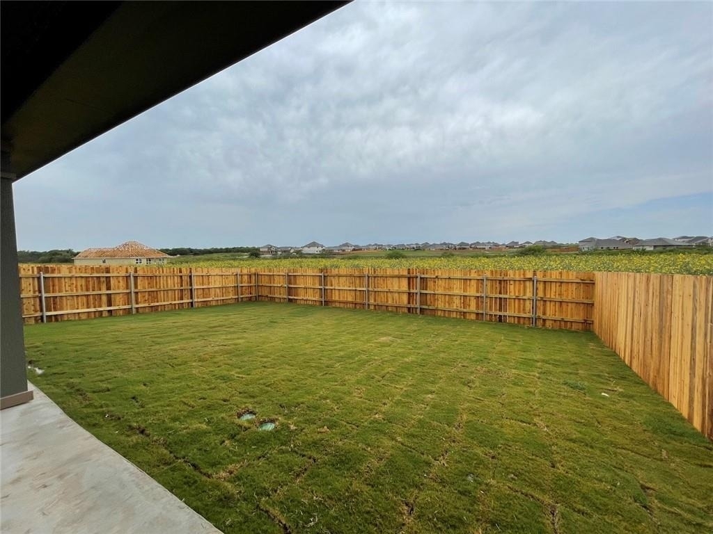 806 Hollyhock Dr - Photo 32