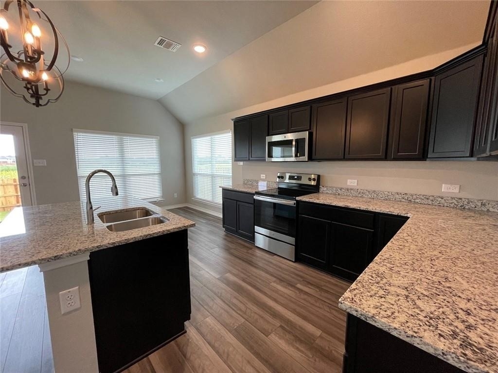 806 Hollyhock Dr - Photo 30