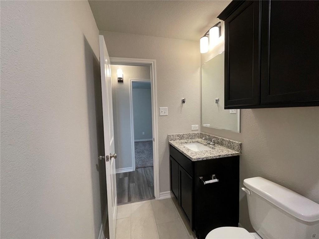 806 Hollyhock Dr - Photo 6