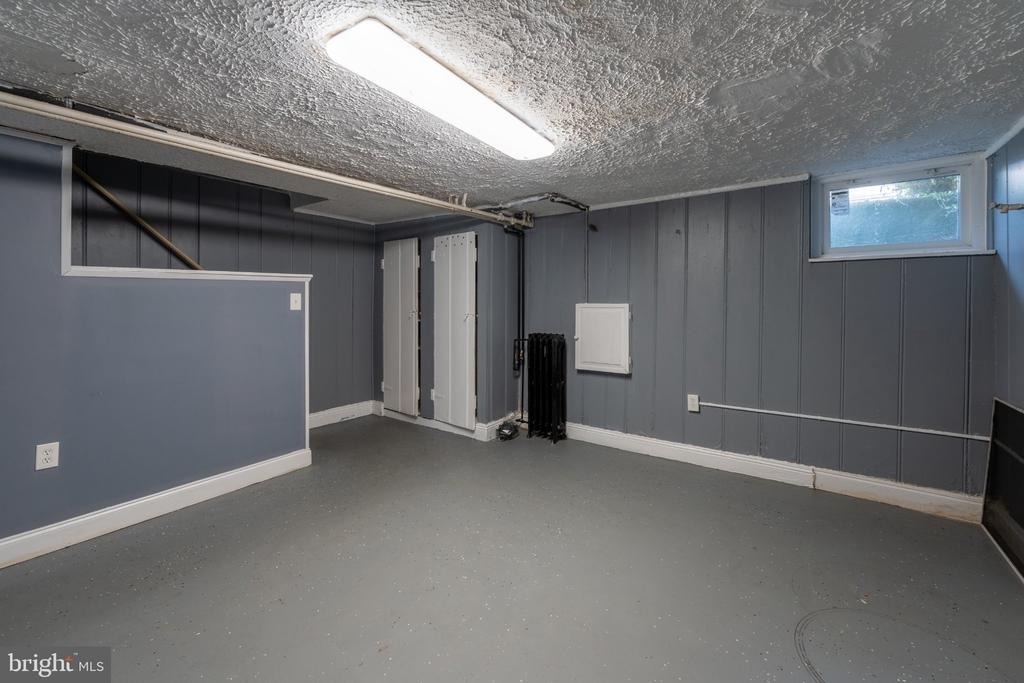 2453 W Cold Spring Lane - Photo 15