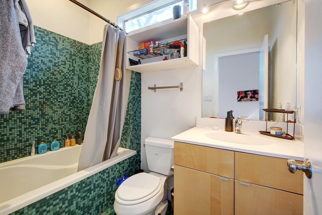 616 W 35th St - Photo 19