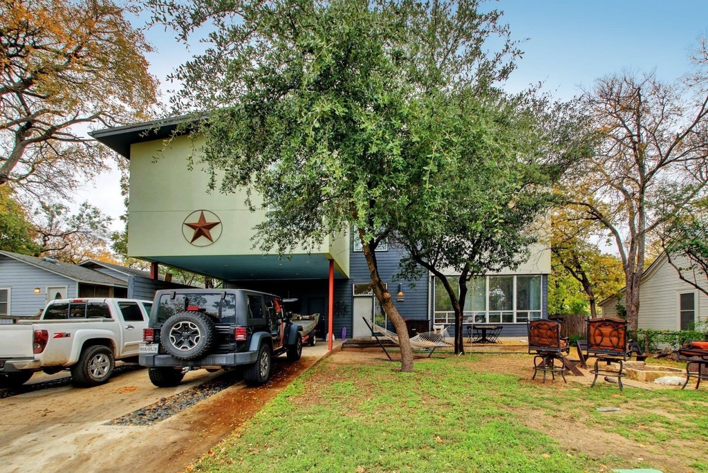 616 W 35th St - Photo 3