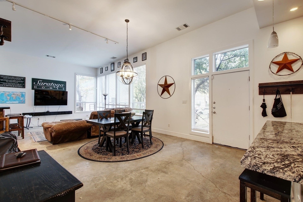 616 W 35th St - Photo 7