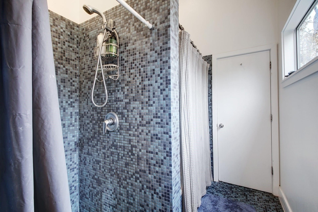 616 W 35th St - Photo 26
