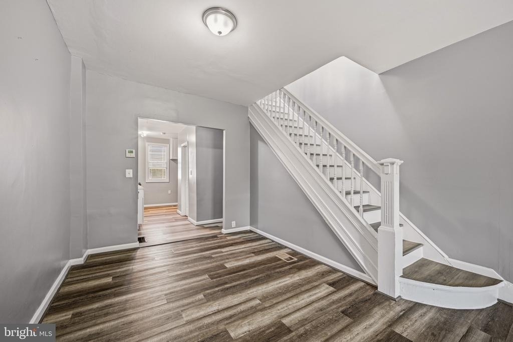 2914 E Madison Street - Photo 9