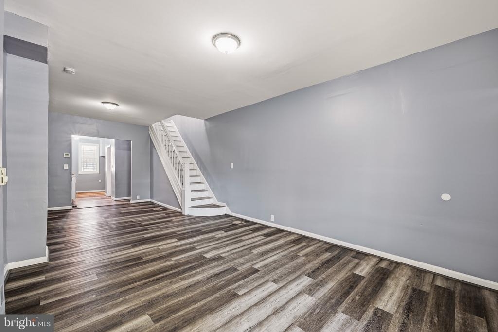 2914 E Madison Street - Photo 3